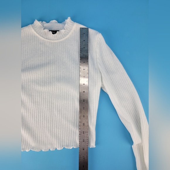Shein Junior Teens Mock Neck Crop Top Long Sleeve Size Small  White - Picture 4 of 9